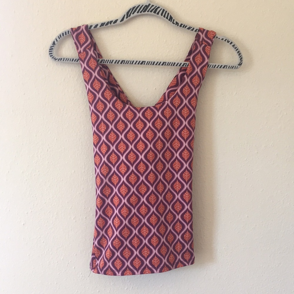 Stonewear work out/yoga criss cross top.